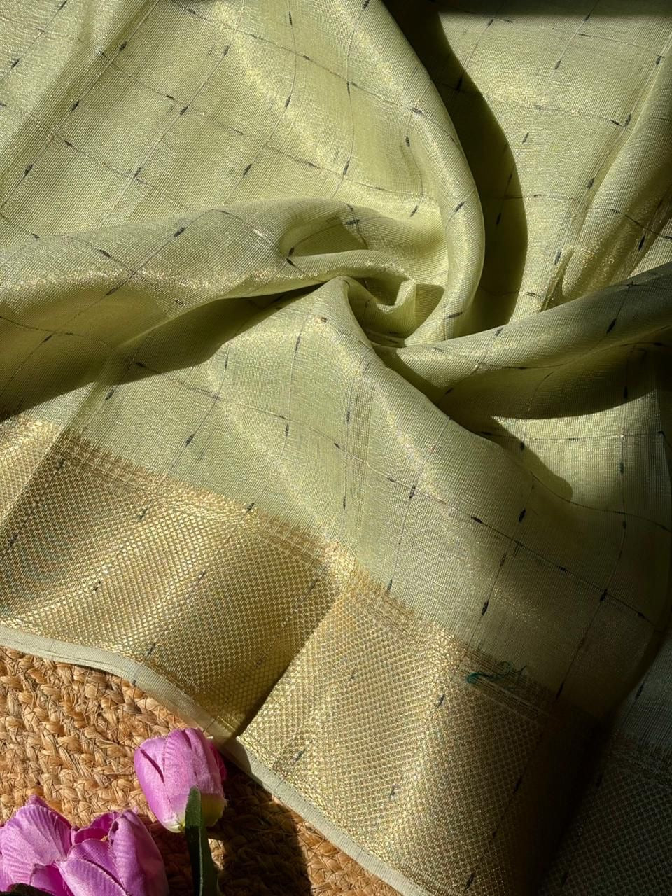 Soft tissue crush saree