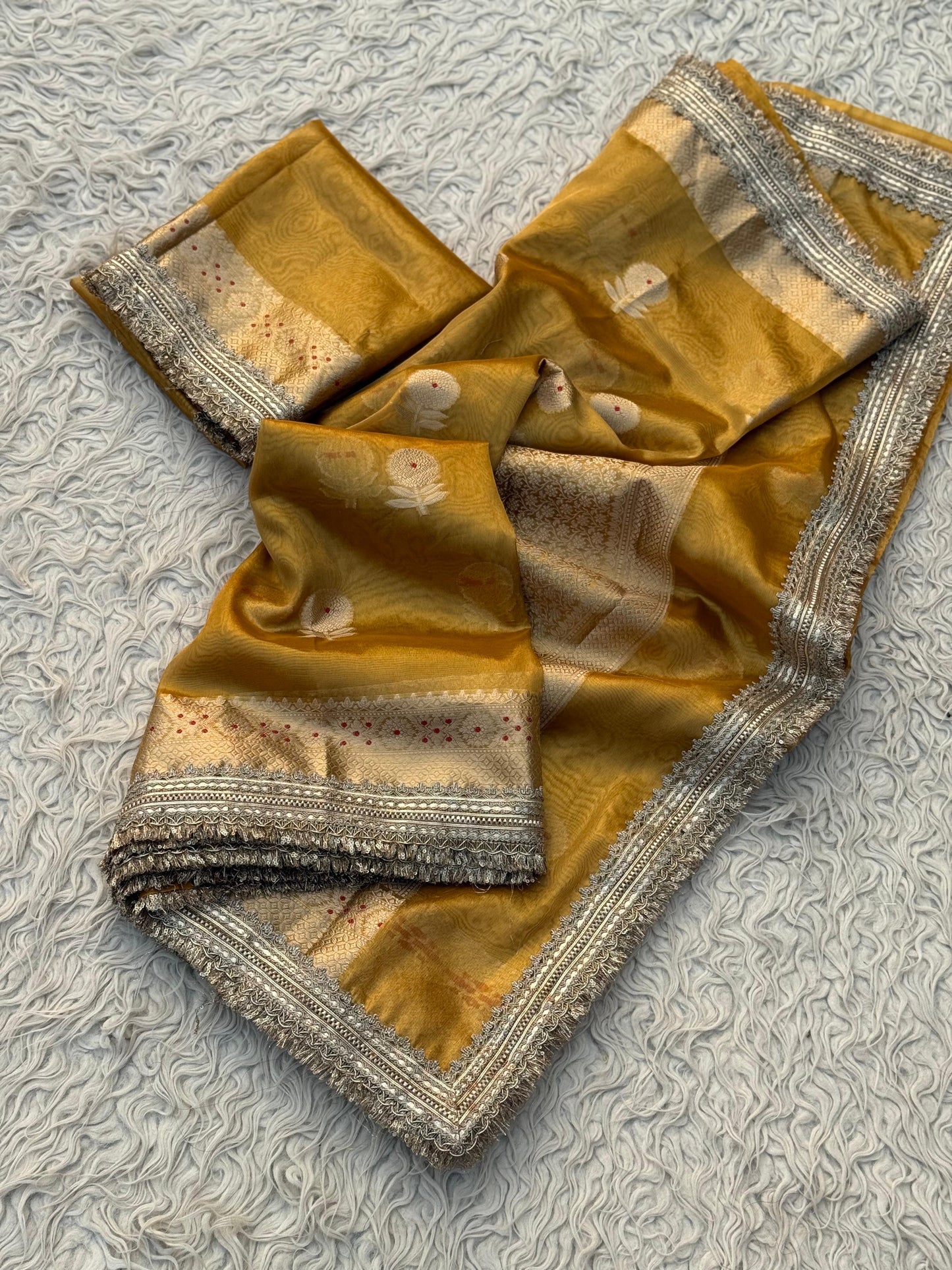 soft tissue saree