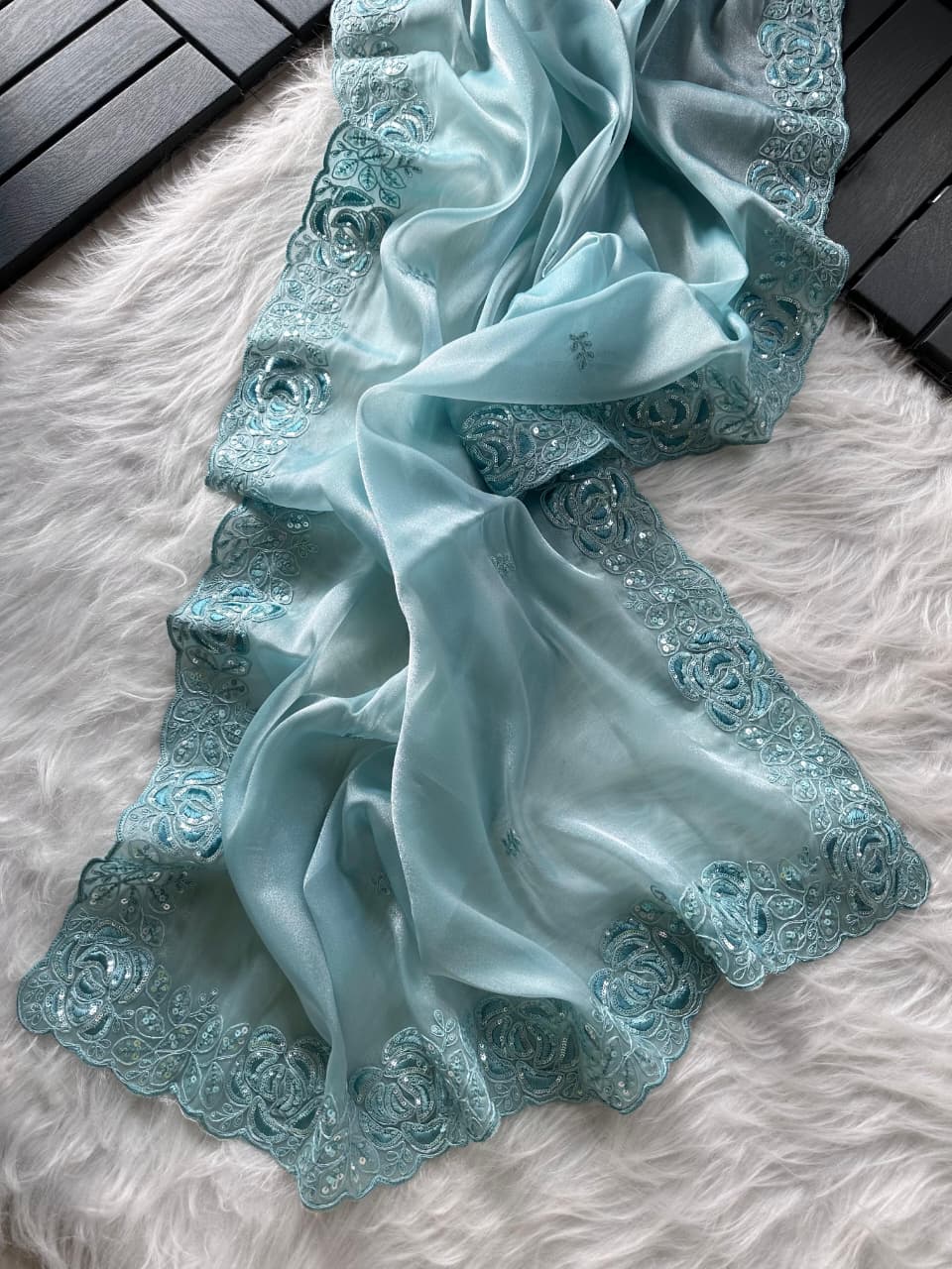 Super soft simmer tissue saree