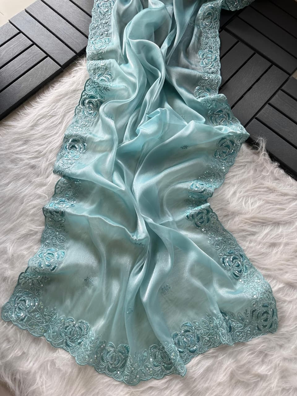 Super soft simmer tissue saree