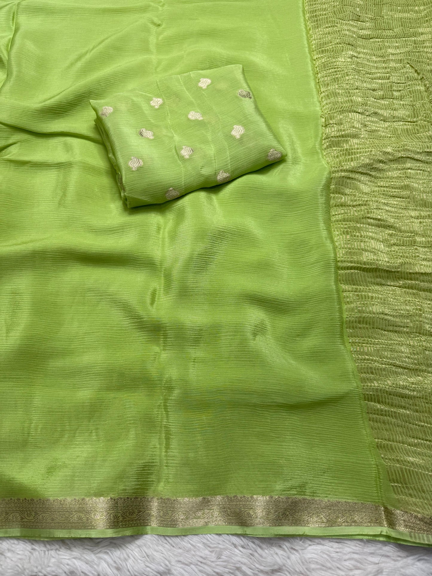 Pure chinnon silk saree
