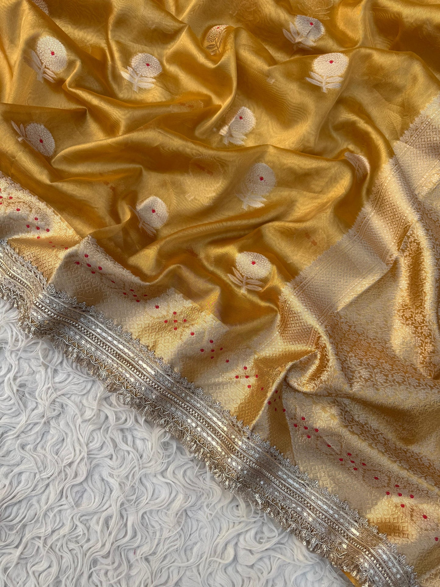 soft tissue saree