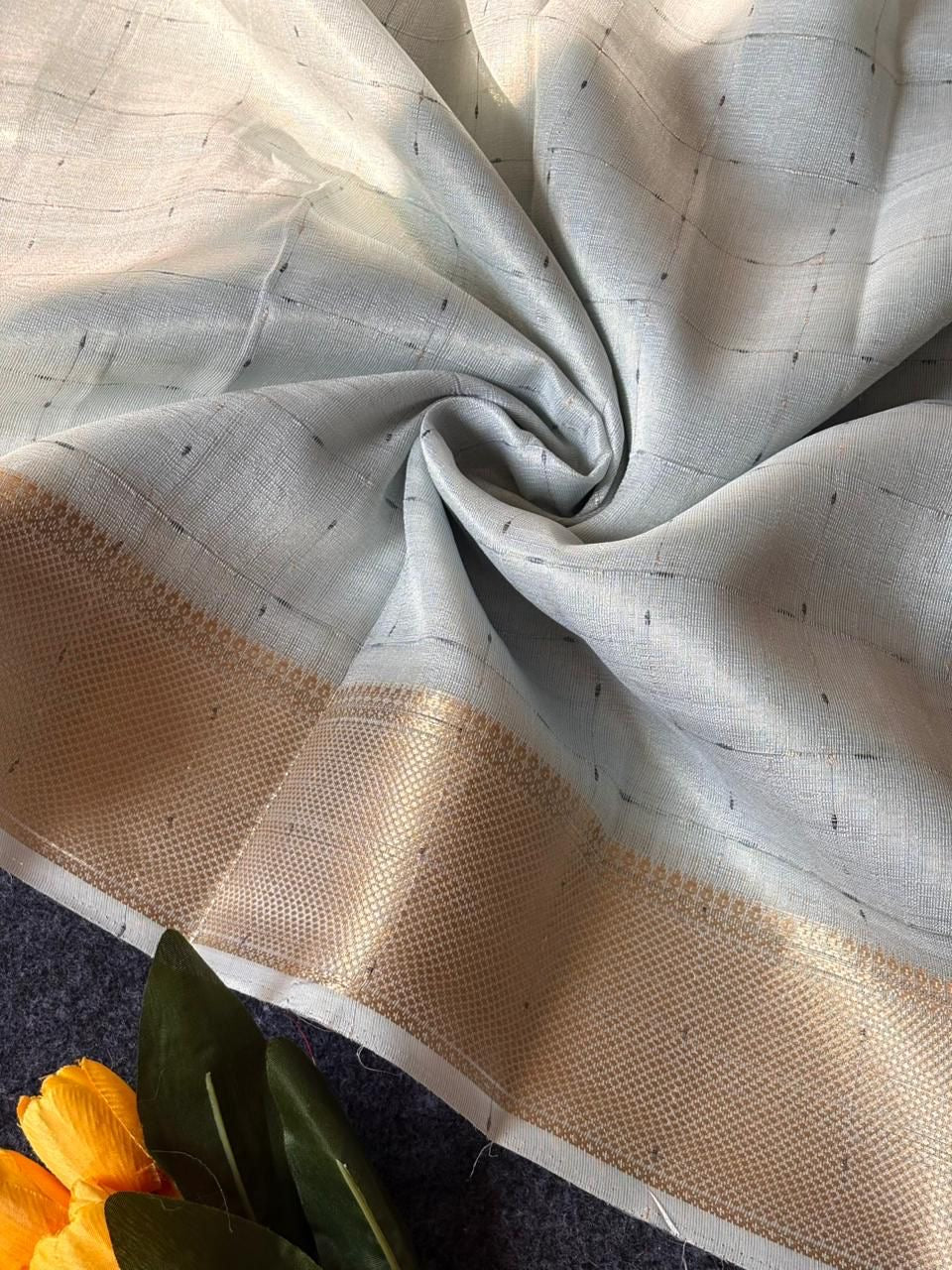 Soft tissue crush saree