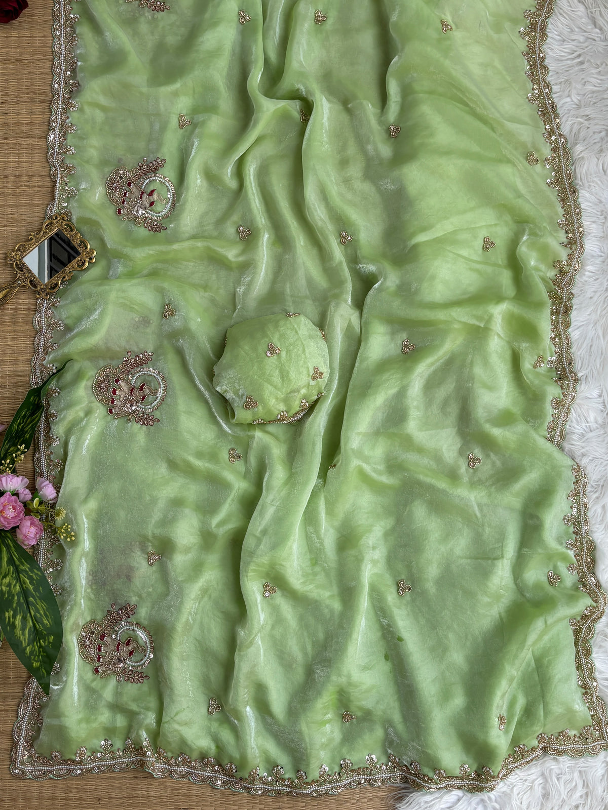 Very soft elegant nd rich look sartin saree