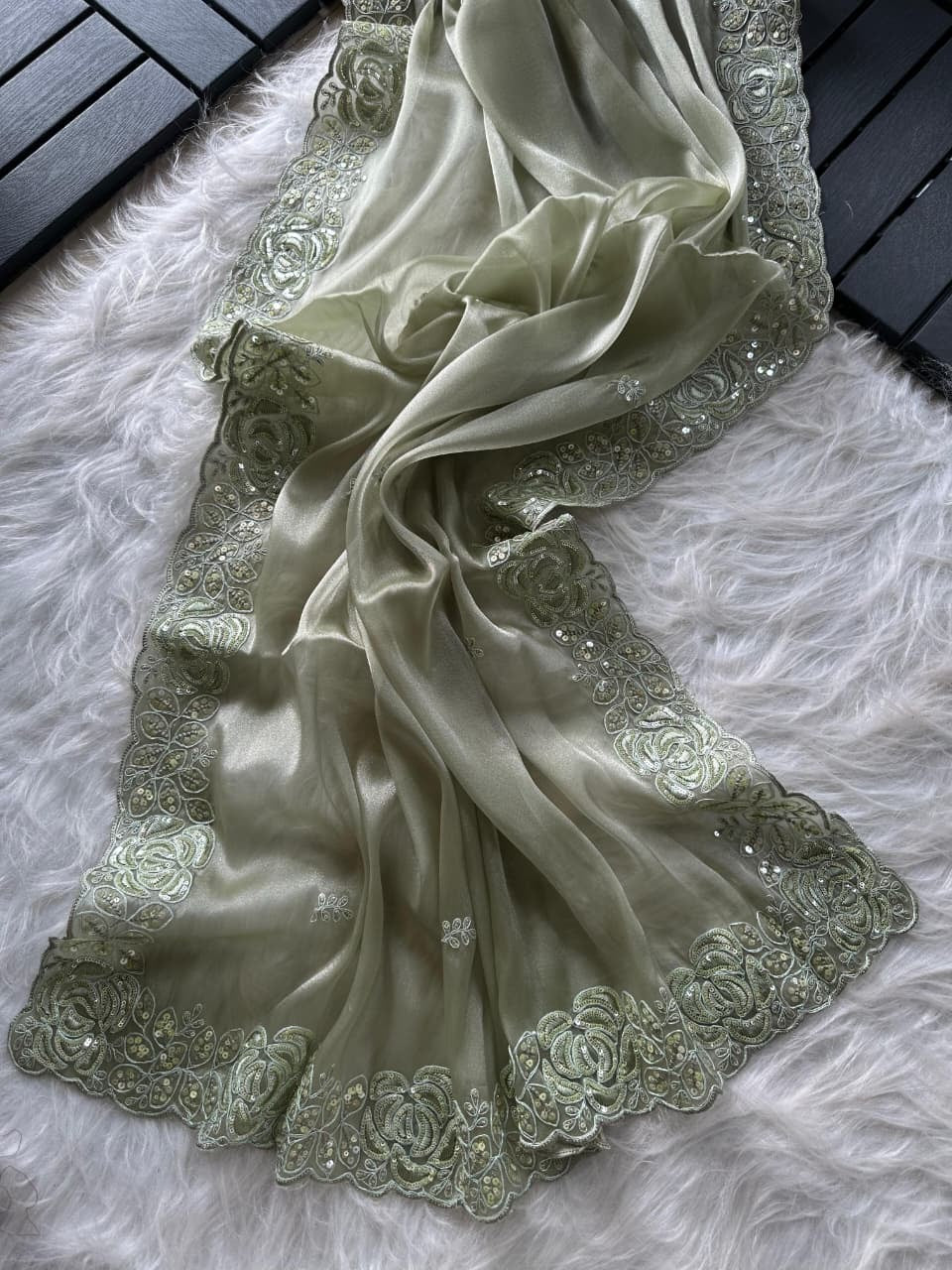 Super soft simmer tissue saree