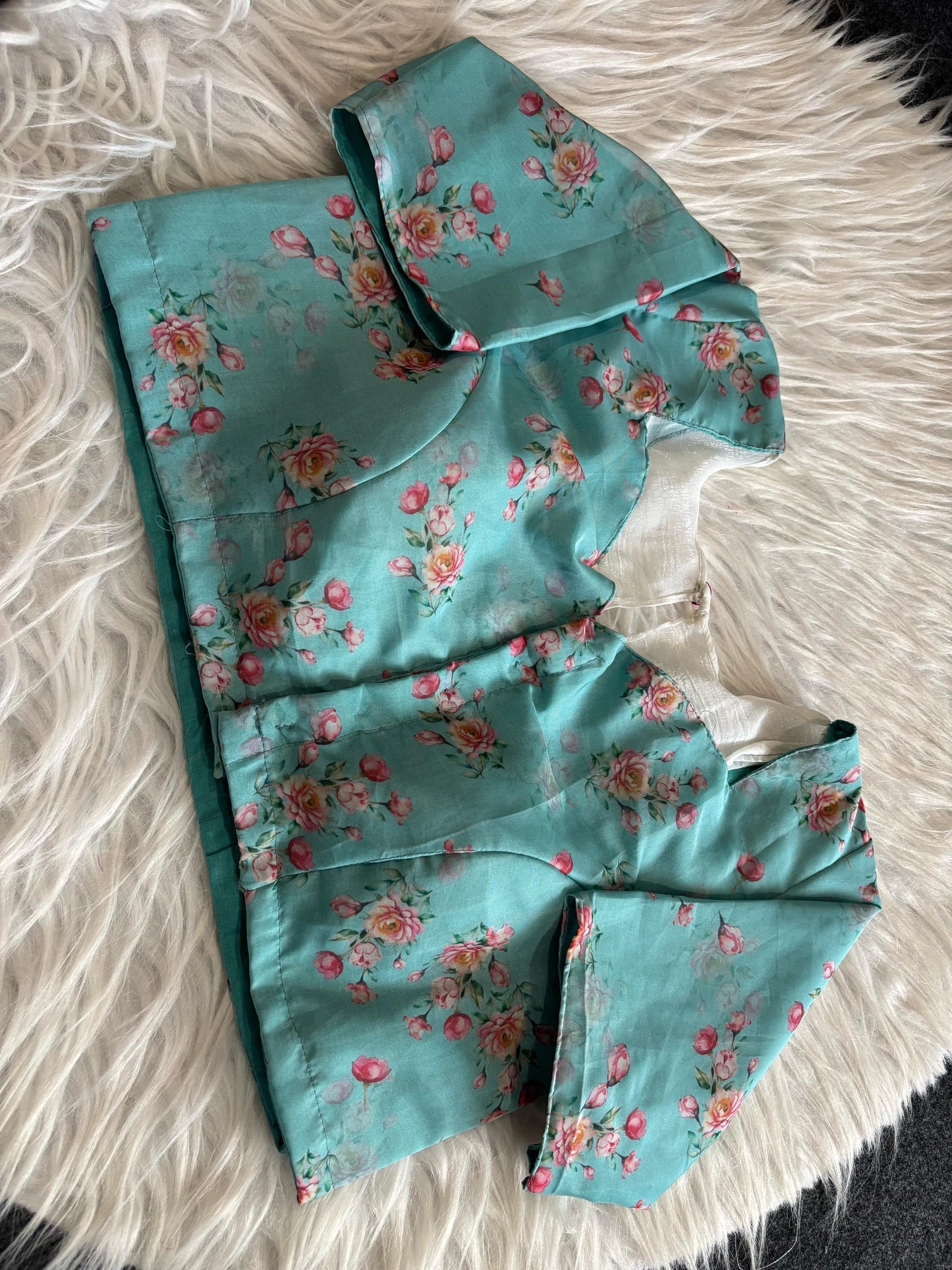 Premium soft Crunchy Crush Tissue Saree