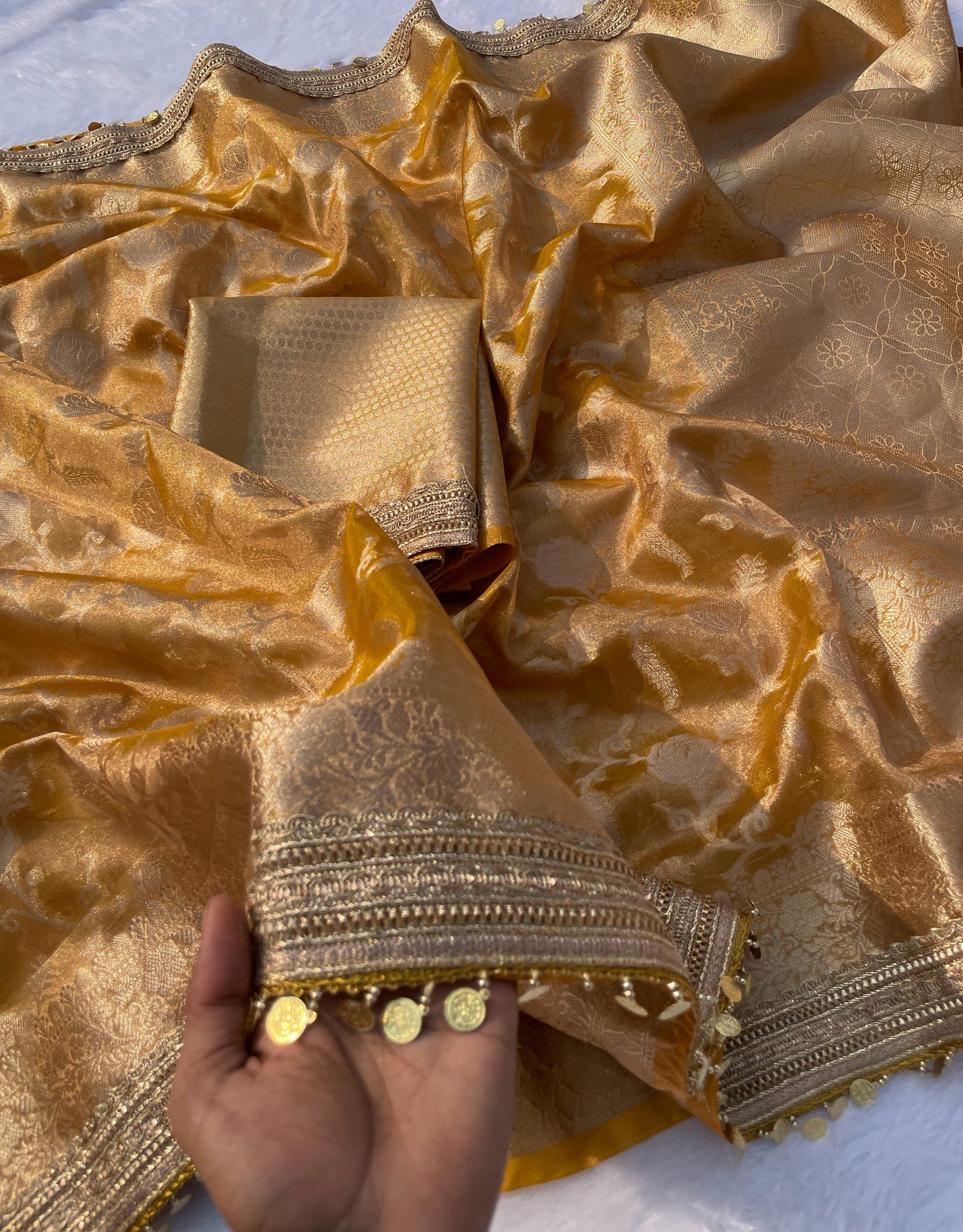 Premium Classic Tissu Banarasi Saree