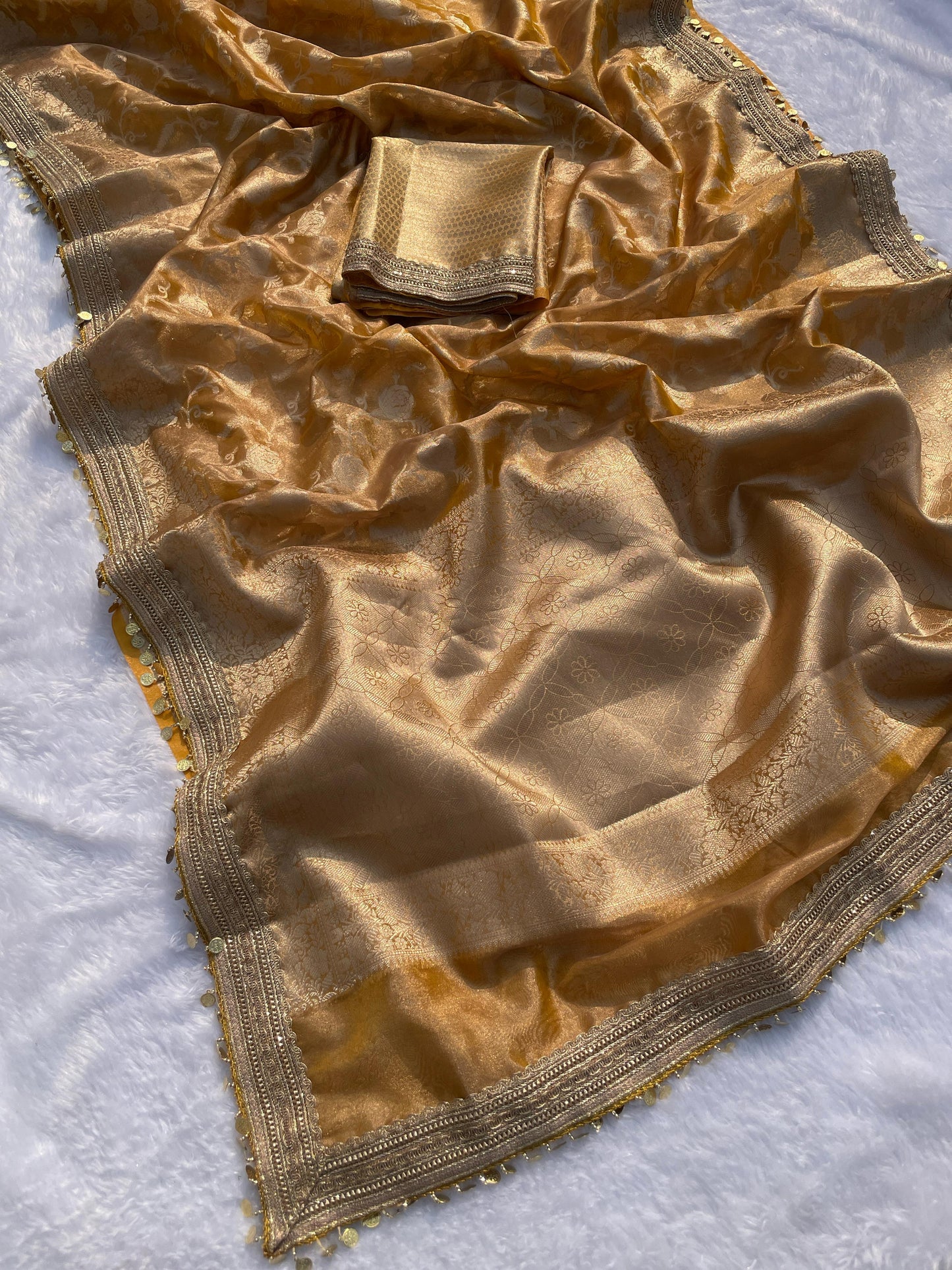 Premium Classic Tissu Banarasi Saree
