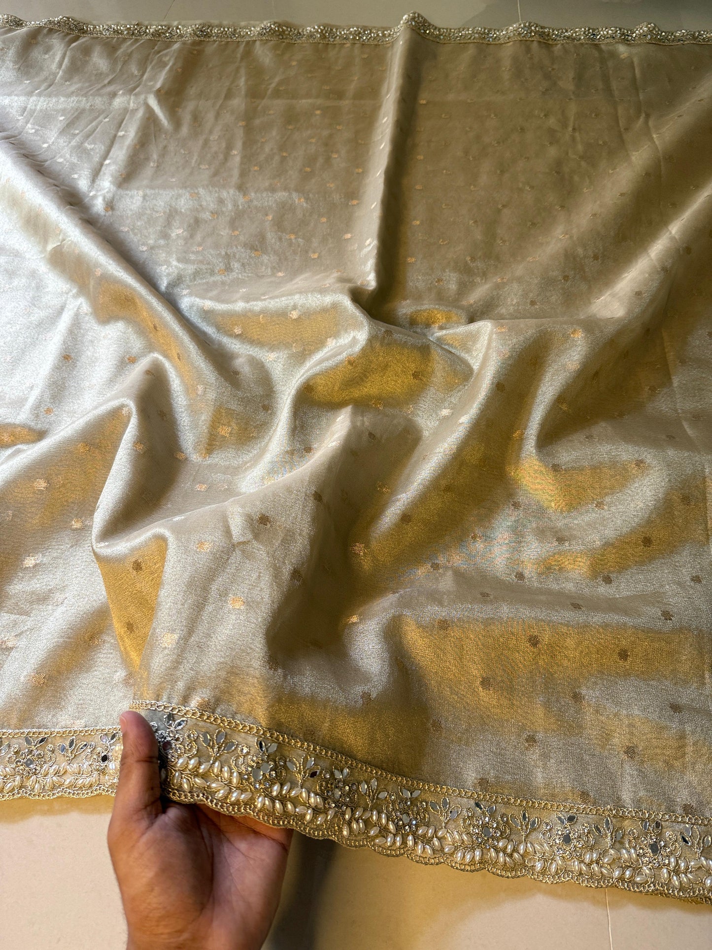 Soft Tissue Booti Weave Saree